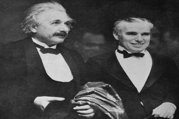 Einstein meet Charlie Chaplin